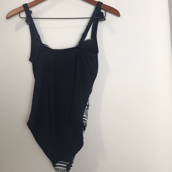 NWT Nip and tuck swimsuit - Picture 5 of 5